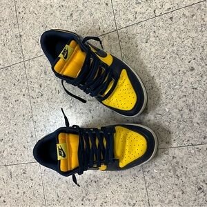 Michigan dunks I accept all reasonable offers I just started selling buy me out.